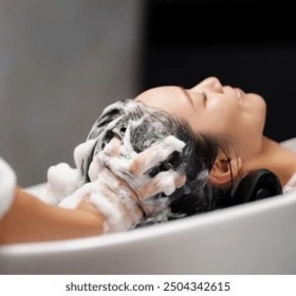 ウェットヘッドスパでや薬剤の残留物を除去